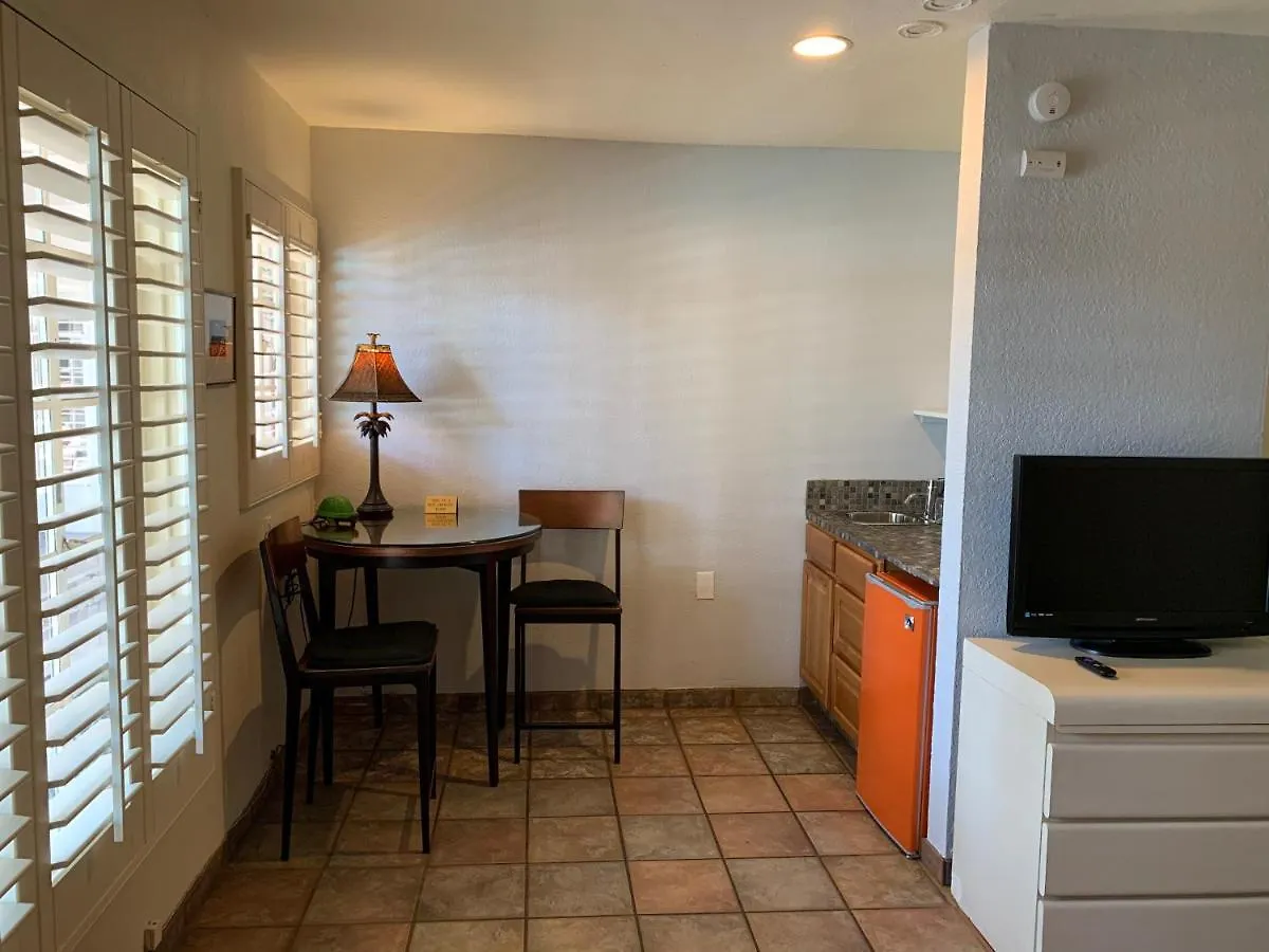 **** Hotel Desert Paradise Gay Mens Clothing Optional Resort United States