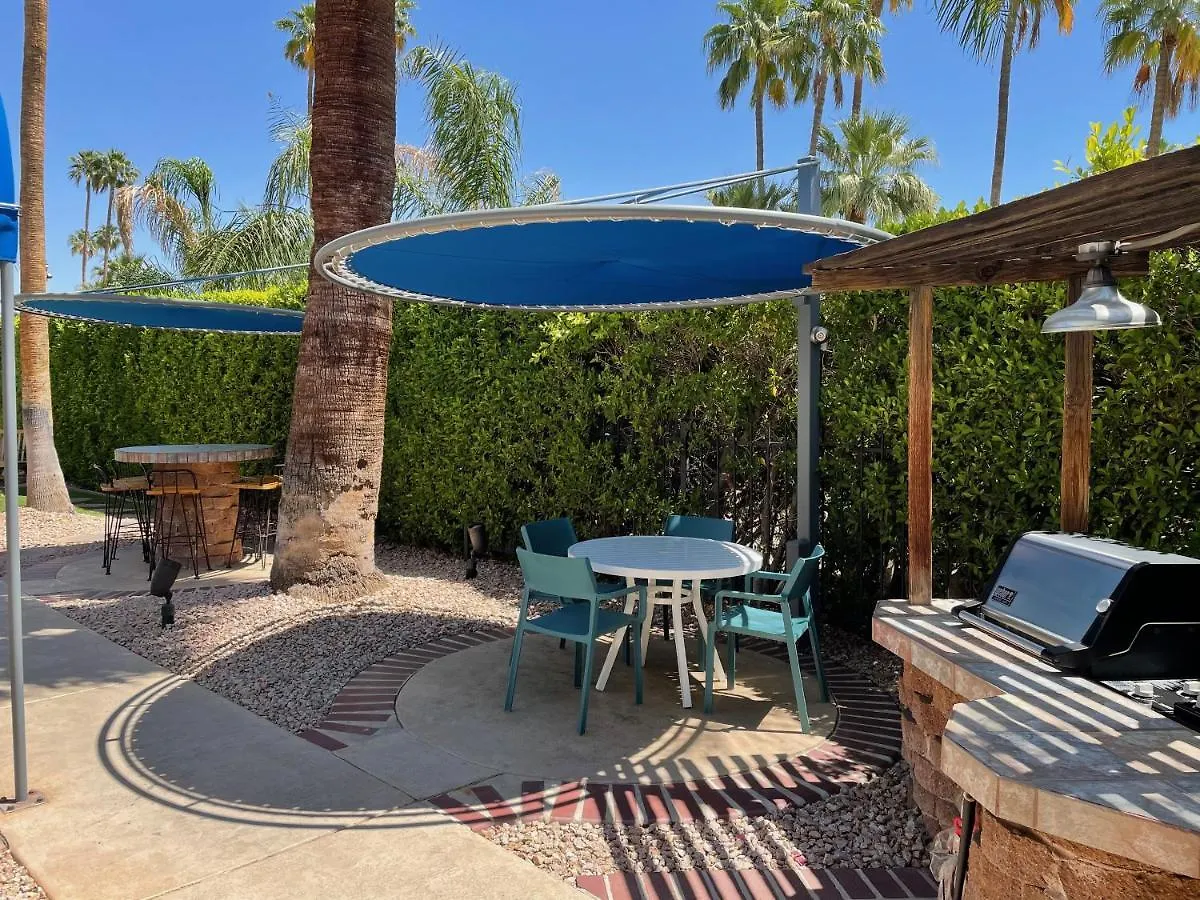 Desert Paradise Gay Mens Clothing Optional Resort 4*, Palm Springs United States